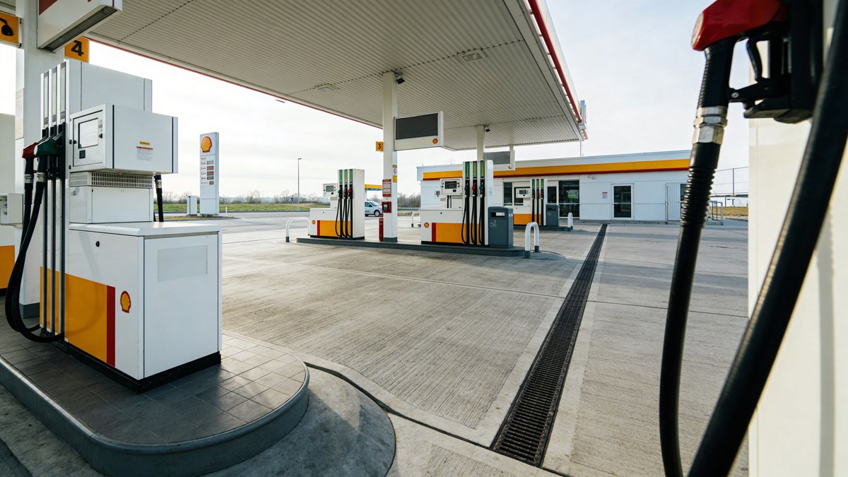 Benzinlik-Zemin-Betonunda-Kaymazlık-Neden-Hayati-Önem-Taşır